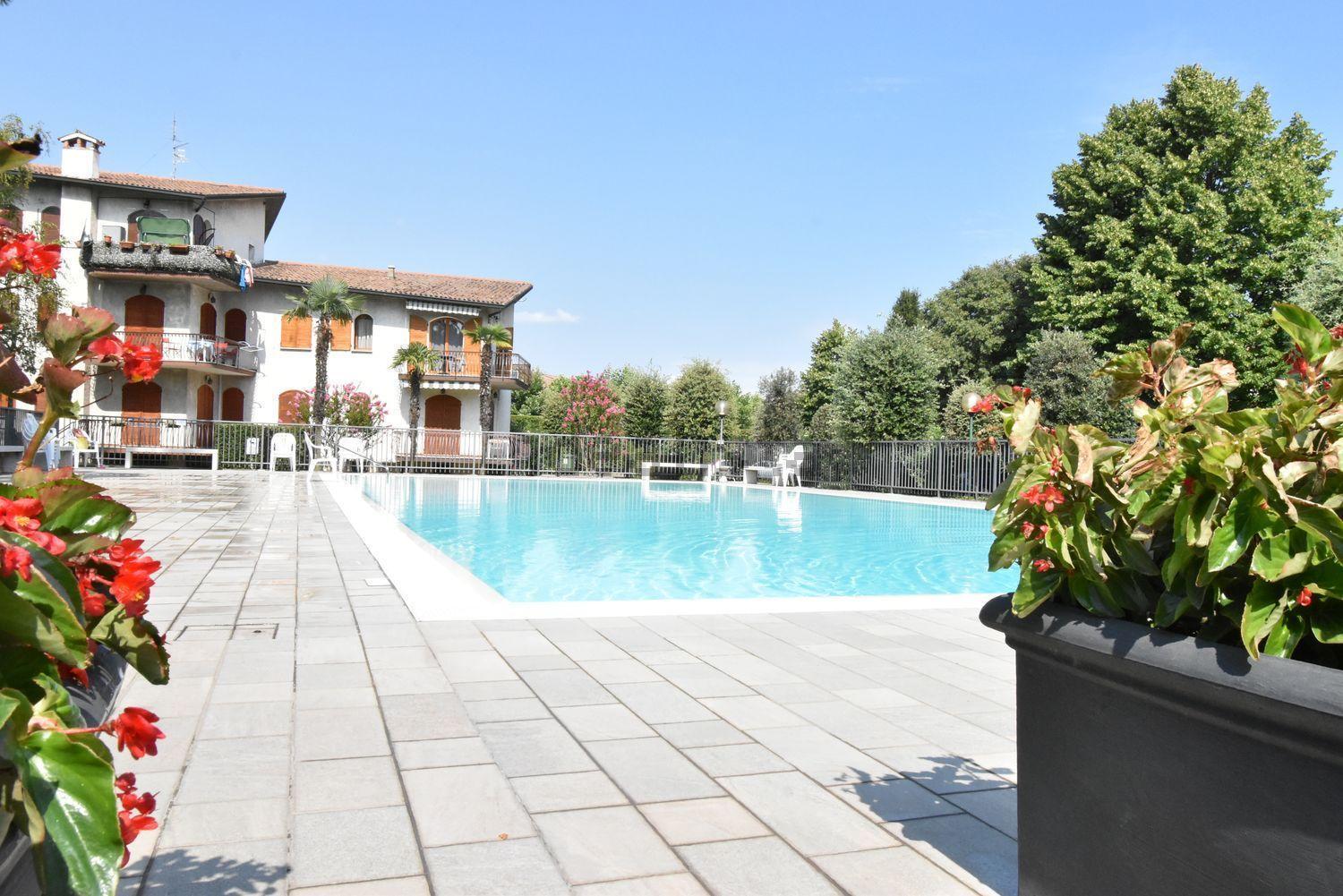 I Limoni Bilocale In Residence Con Piscina Peschiera del Garda Exterior photo